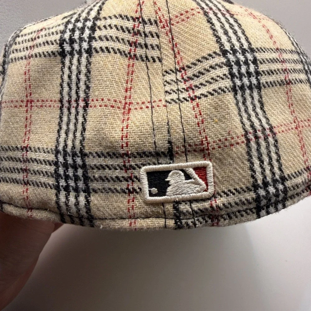 New Era 59Fifty Los Angeles Angels Plaid Burberry Collection Fitted Hat 7 1/8 - Picture 3 of 5